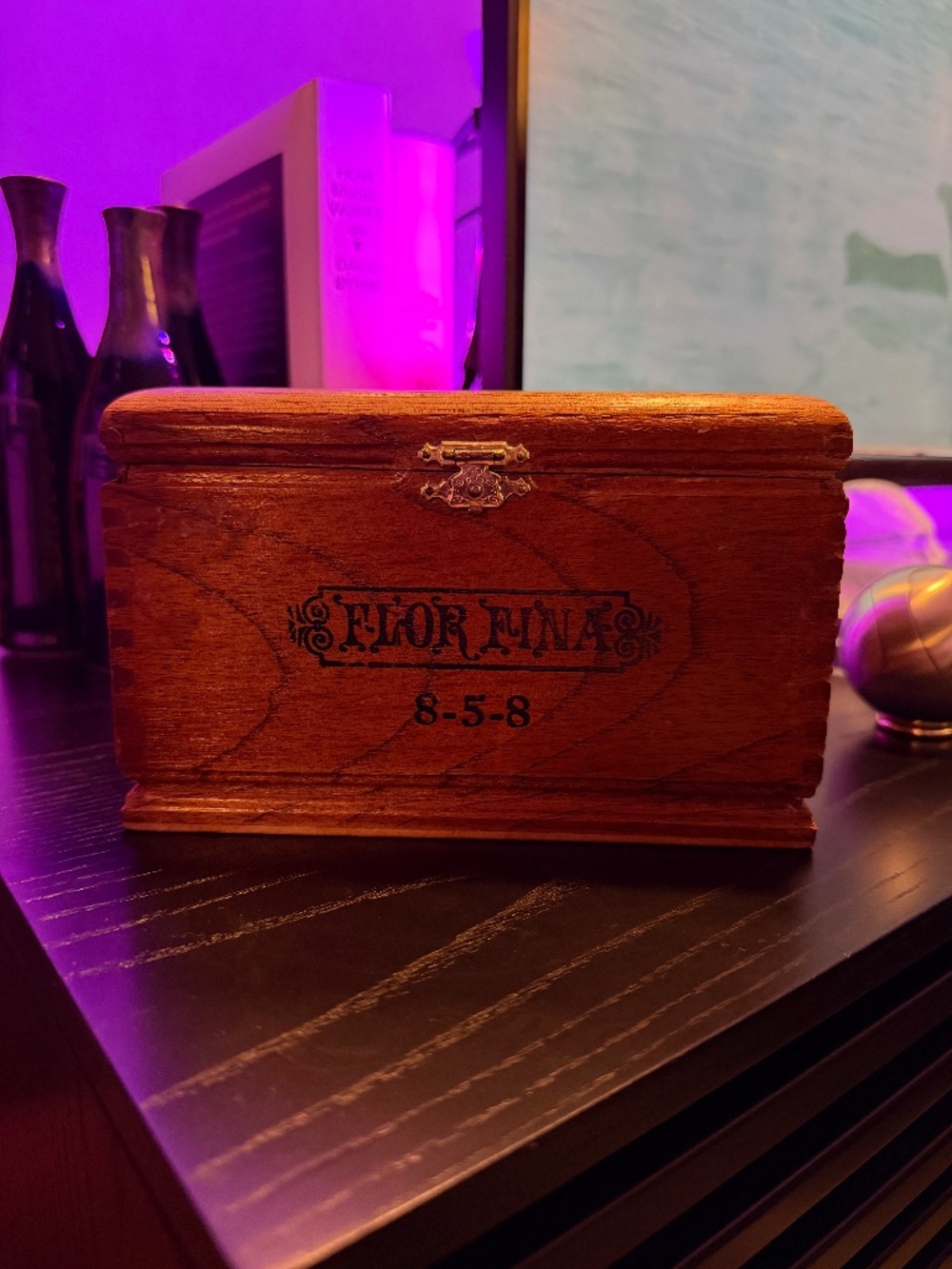 ARTURO FUENTE Flor Fina 8-5-8 Empty Wood Cigar Box 6.75" x 4.25" x 4.25"